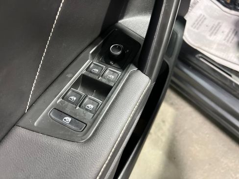 Used 2024 Volkswagen Tiguan SE R-Line FWD image 20