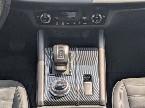 Used 2024 Mitsubishi Outlander SE image 17