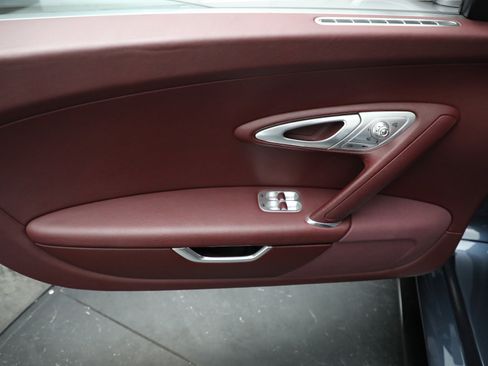 Used 2006 Bugatti Veyron image 25