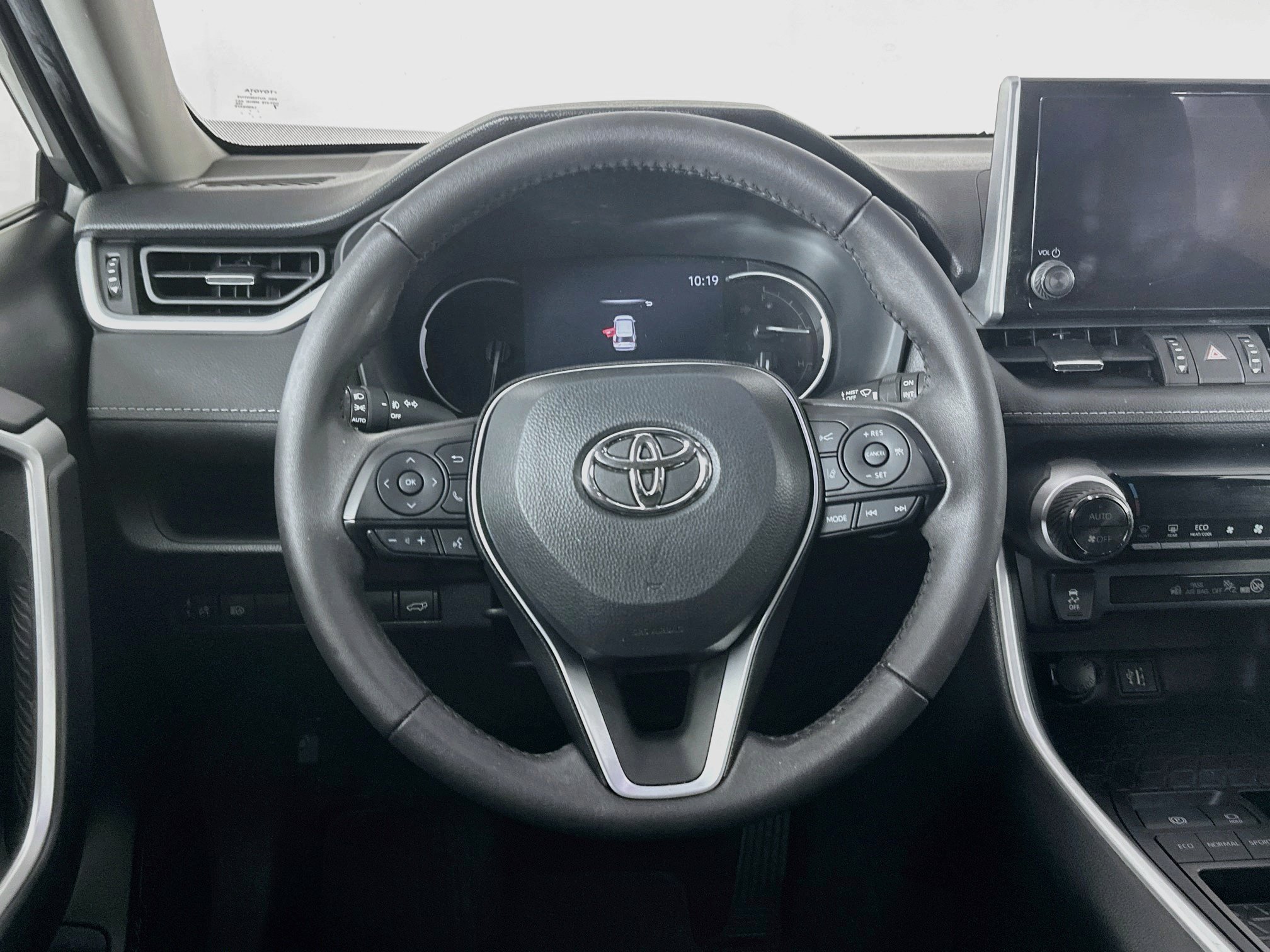 Used 2023 Toyota RAV4 XLE Premium FWD image 18