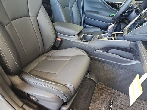 New 2025 Subaru Outback Limited image 10