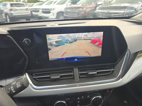 Used 2024 Chevrolet Trax LT image 24