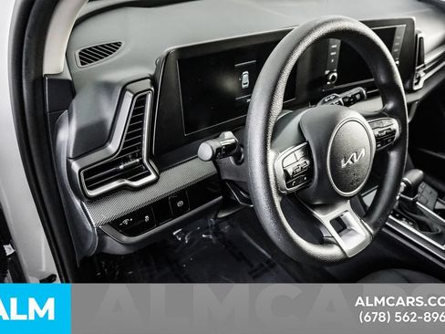 Used 2025 Kia Sportage LX FWD image 30