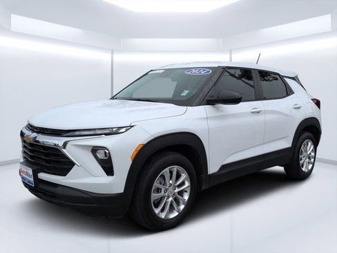 Used 2024 Chevrolet TrailBlazer LS w/ LS Convenience Package FWD image 7