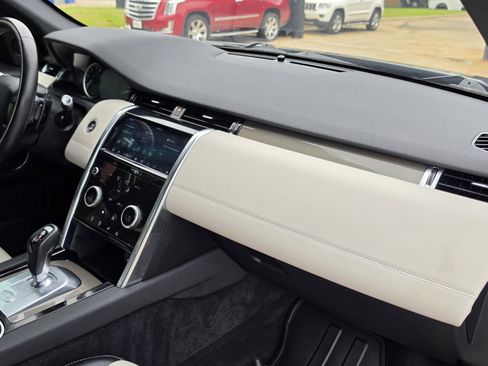Used 2020 Land Rover Discovery Sport SE R-Dynamic image 33