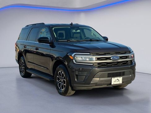 Used 2024 Ford Expedition XLT AWD/4WD image 5