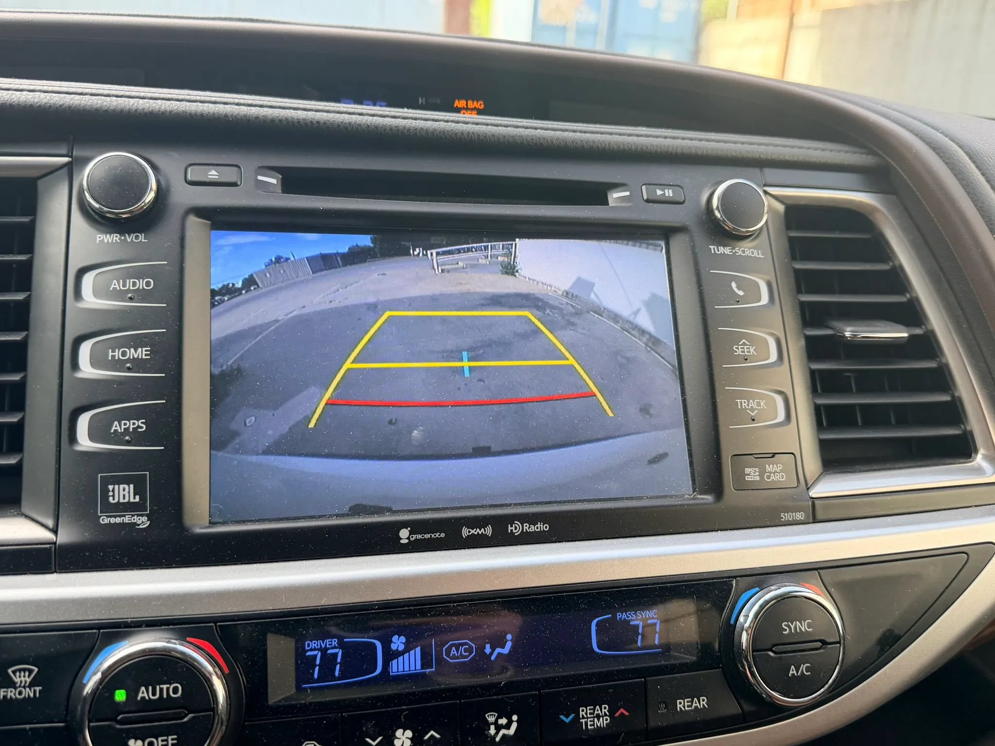 Used 2018 Toyota Highlander Limited FWD image 17