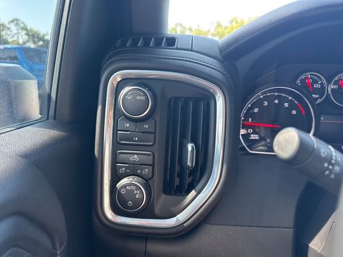 Used 2023 Chevrolet Silverado 2500 LT image 18