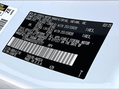 Used 2025 Toyota Grand Highlander FWD image 35