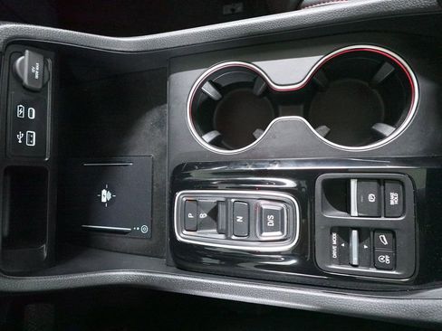 Used 2025 Honda Pilot Black Edition image 22