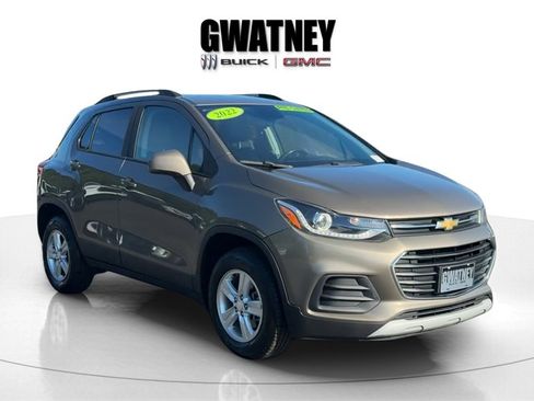 Used 2022 Chevrolet Trax LT w/ Driver Confidence Package image 1