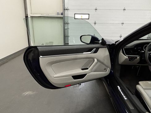 Used 2024 Porsche 911 Cabriolet image 13