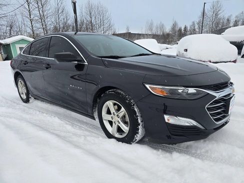 Used 2022 Chevrolet Malibu LS image 3