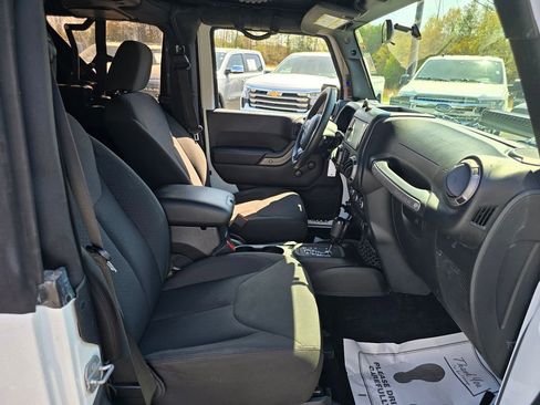 Used 2015 Jeep Wrangler Sport image 11