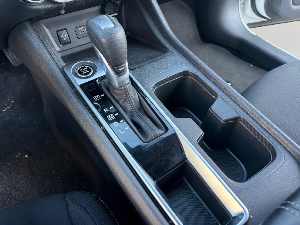 Used 2025 Nissan Sentra SV FWD image 18