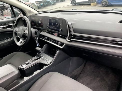 Used 2024 Kia Sportage LX image 13