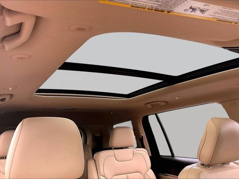 Used 2021 Jeep Grand Cherokee L Limited AWD/4WD image 22