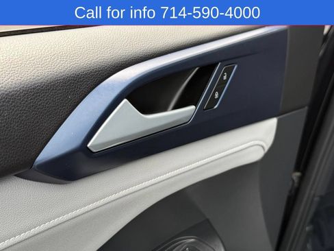 Used 2024 Volkswagen Taos SE AWD/4WD image 12