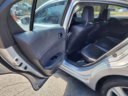 Used 2013 Acura ILX w/ Technology Package image 15