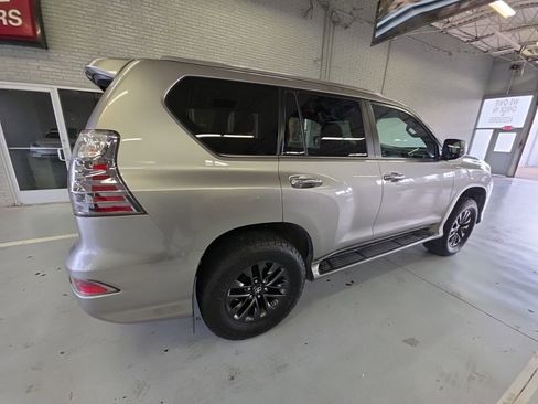 Used 2021 Lexus GX 460 Premium w/ Premium Package AWD/4WD image 5