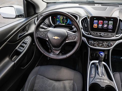 Used 2017 Chevrolet Volt LT w/ Comfort Package image 14