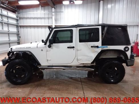 Used 2010 Jeep Wrangler Unlimited Rubicon image 3