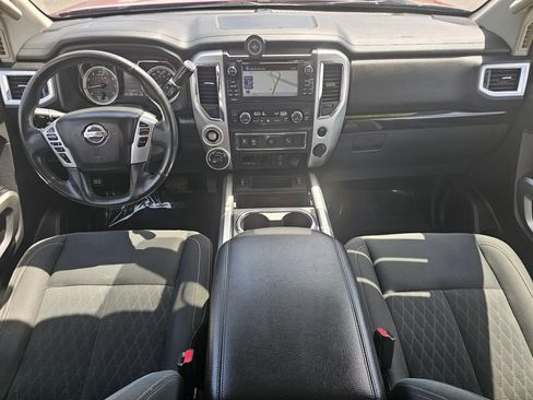 Used 2017 Nissan Titan SV AWD/4WD image 25