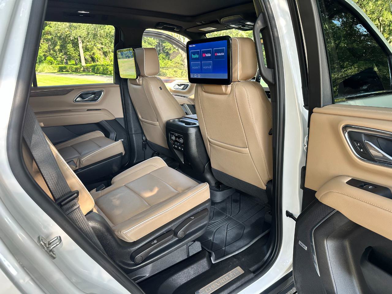 Used 2023 Chevrolet Tahoe Premier w/ Premium Package 2 RWD image 28