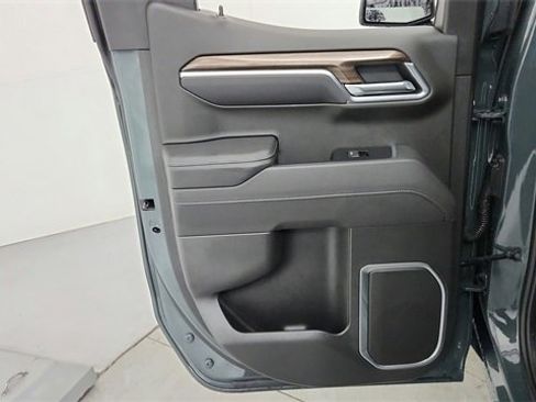 Used 2025 Chevrolet Silverado 1500 LT image 17