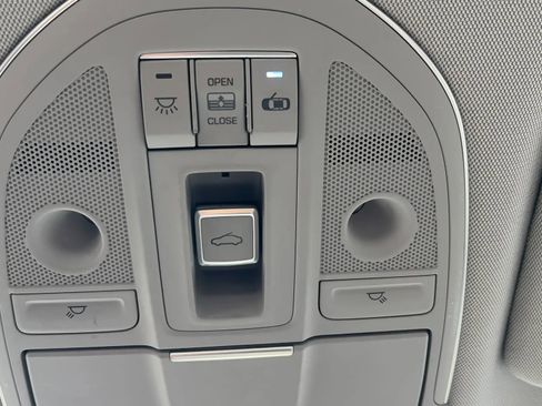 Used 2015 Hyundai Genesis 3.8 w/ Option Group 03 image 43