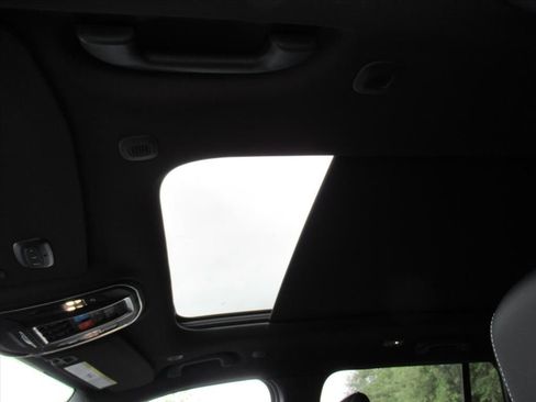 New 2026 Jeep Grand Cherokee Limited AWD/4WD image 17