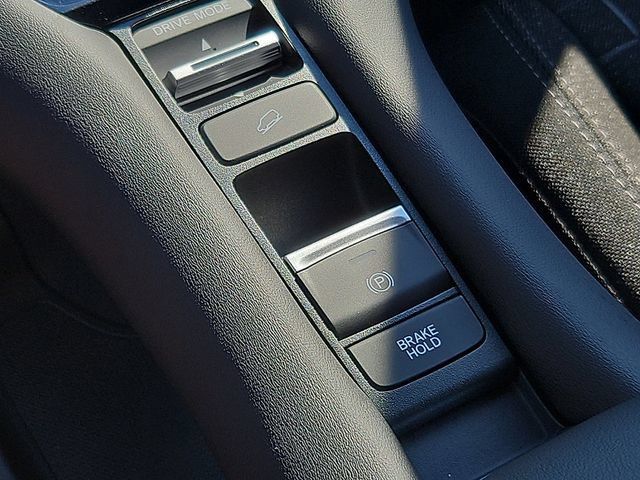 Certified 2025 Honda HR-V LX image 24