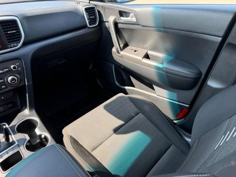 Certified 2022 Kia Sportage LX w/ LX FWD Value Edition Package image 15