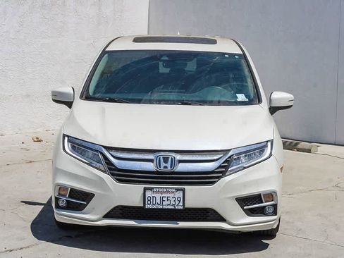 Used 2018 Honda Odyssey Elite image 2