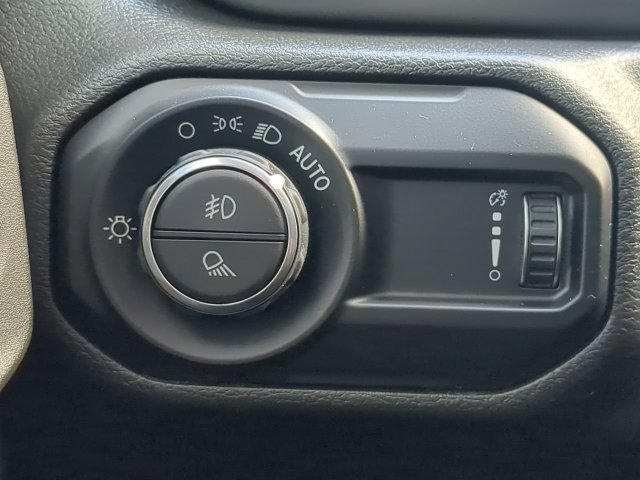 Used 2023 Jeep Gladiator Sport AWD/4WD image 26