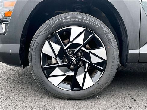 Used 2025 Hyundai Kona SEL AWD/4WD image 8