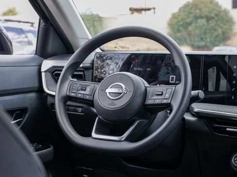 Used 2025 Nissan Kicks SV FWD image 23