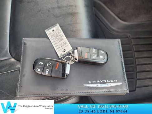 Used 2016 Chrysler 300 Limited AWD/4WD image 20
