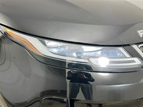 Used 2020 Land Rover Range Rover Evoque SE image 39