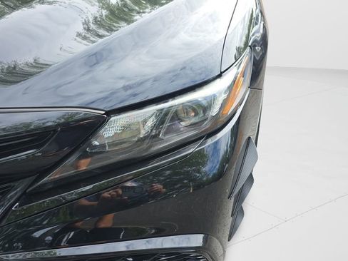 Used 2021 Toyota Camry SE FWD image 25
