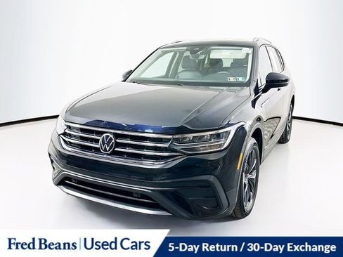 Used 2023 Volkswagen Tiguan SE image 3