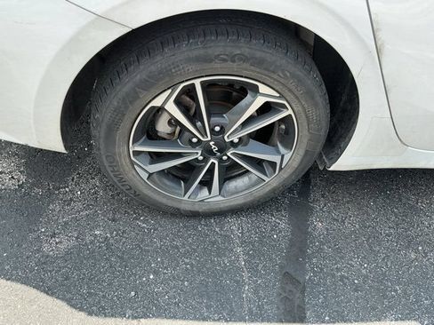 Used 2024 Kia Forte LXS FWD image 19