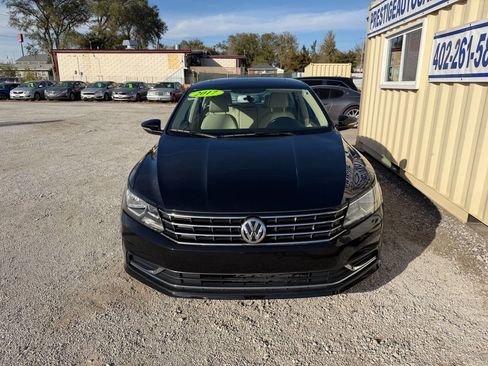Used 2017 Volkswagen Passat 1.8T SE image 2