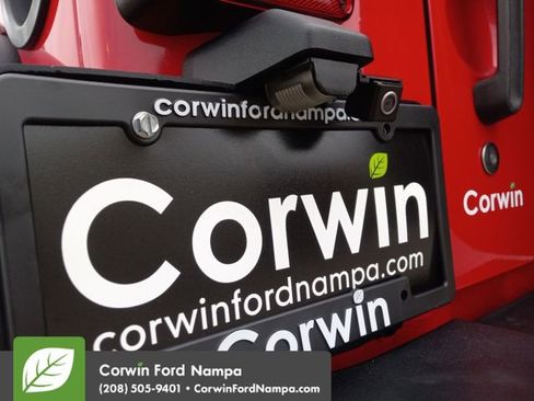 Used 2018 Jeep Wrangler Unlimited Sport w/ Connectivity Group image 27