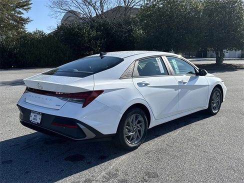 New 2026 Hyundai Elantra Blue image 7
