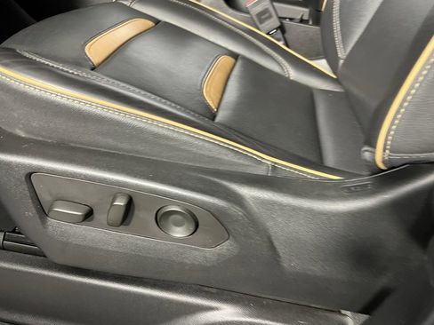 Used 2023 GMC Yukon AT4 image 23