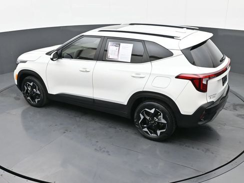 Used 2024 Kia Seltos EX image 44