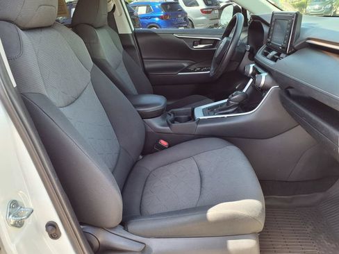 Used 2021 Toyota RAV4 XLE FWD image 13