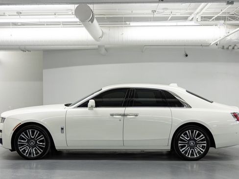 Certified 2022 Rolls-Royce Ghost image 2
