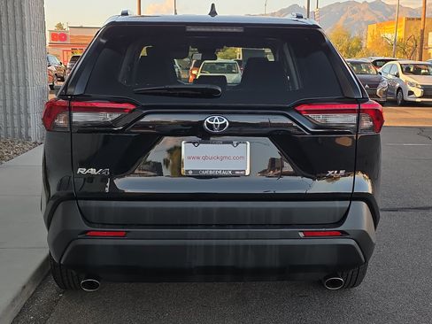 Used 2022 Toyota RAV4 XLE image 3